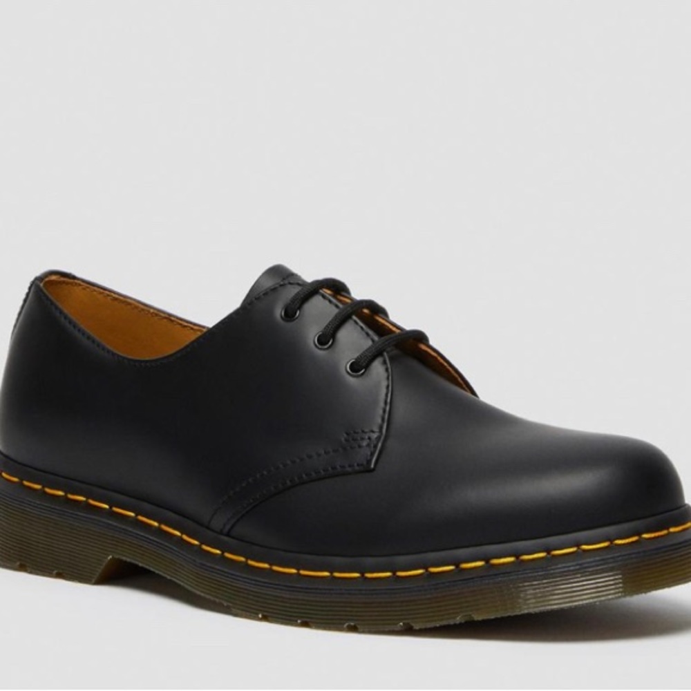 Dr. Martens Oxfords 1461